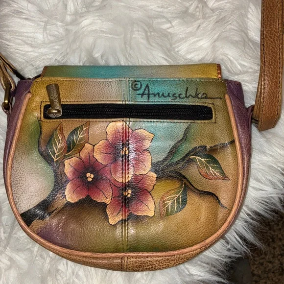 Anuschka hand-painted leather bag featuring a birds and floral design - Picture 10 of 12